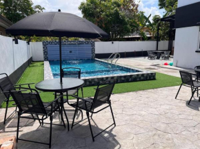 AR-RAHMAN HOMESTAY KUALA TERENGGANU Semi-D, 2-storey, 4-Bedroom 4-Bathroom, 25x13feet Private Swimming Pool with 5 feet Fountain